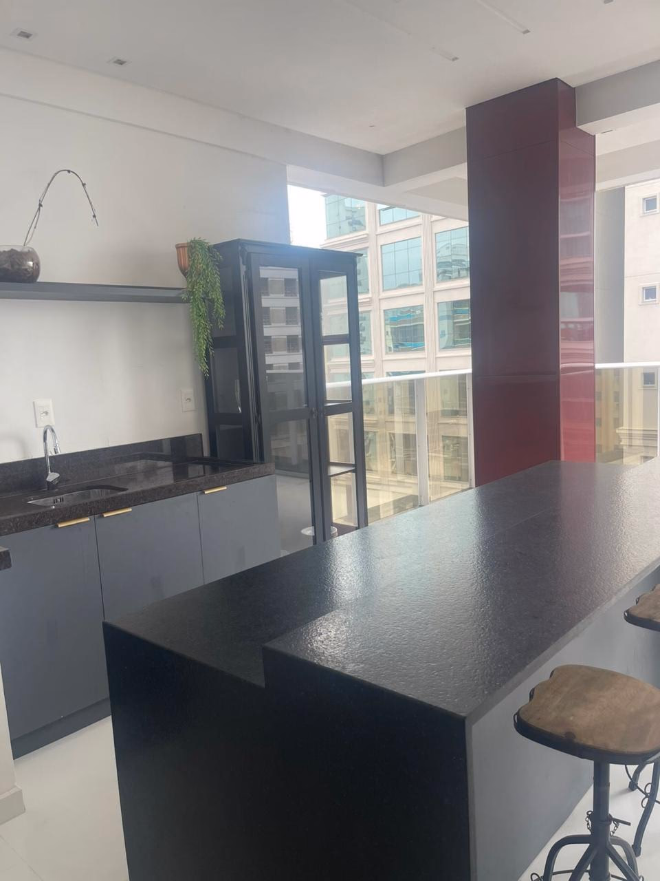 Apartamento 4 suítes em Meia Praia — Meia Praia, Itapema