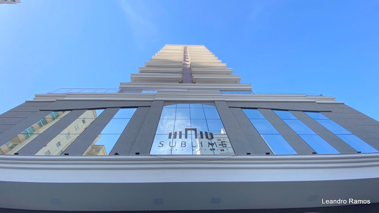 Apartamento 3 suítes em Meia Praia — Meia Praia