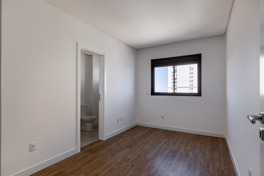 Apartamento 3 suítes em Meia Praia — Meia Praia, Itapema