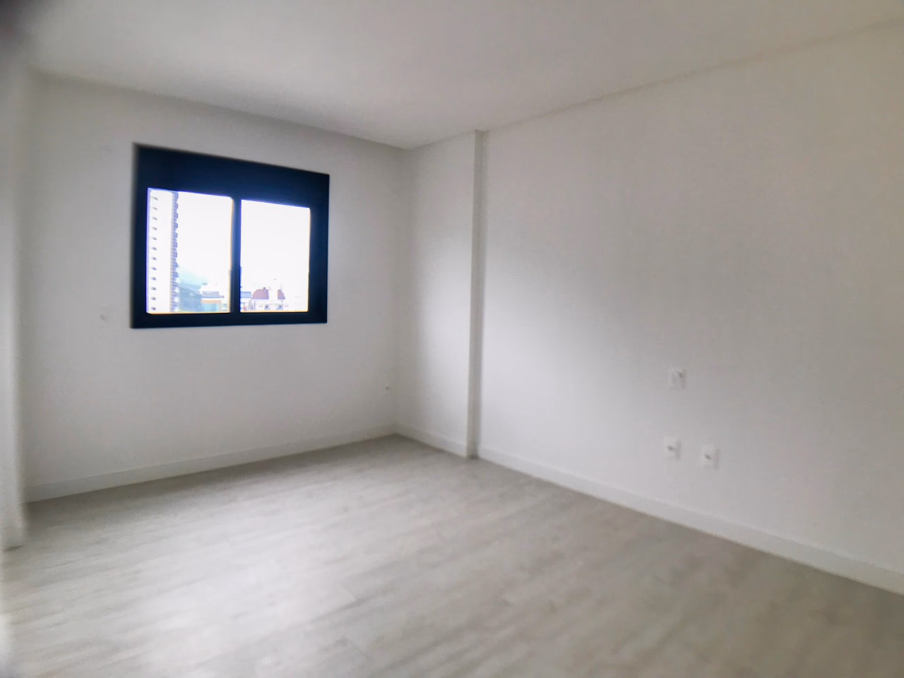 Apartamento 4 suítes em Meia Praia — Meia Praia, Itapema