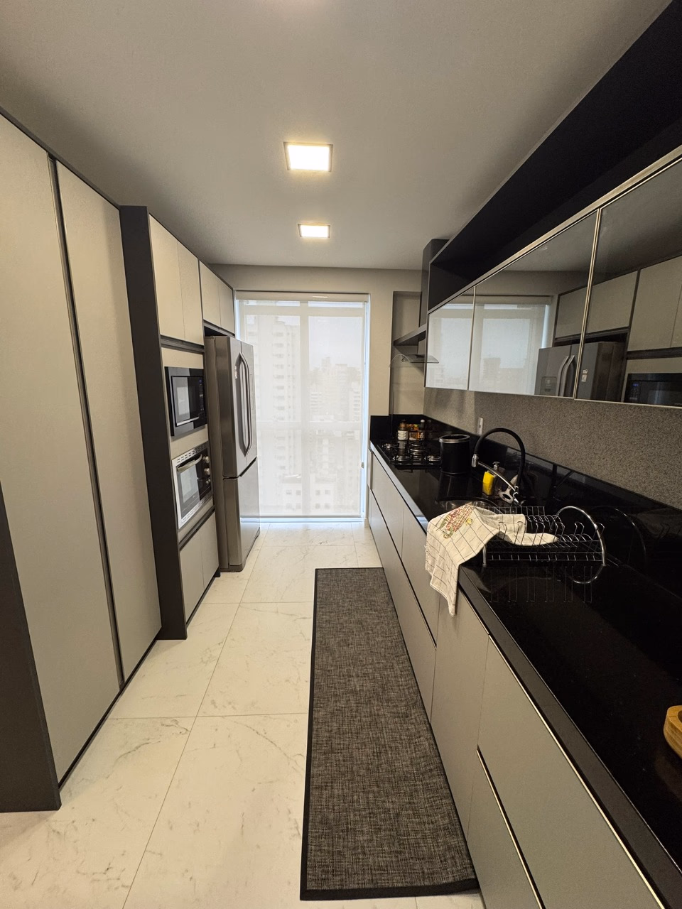 Apartamento 4 suítes em Meia Praia — Meia Praia, Itapema