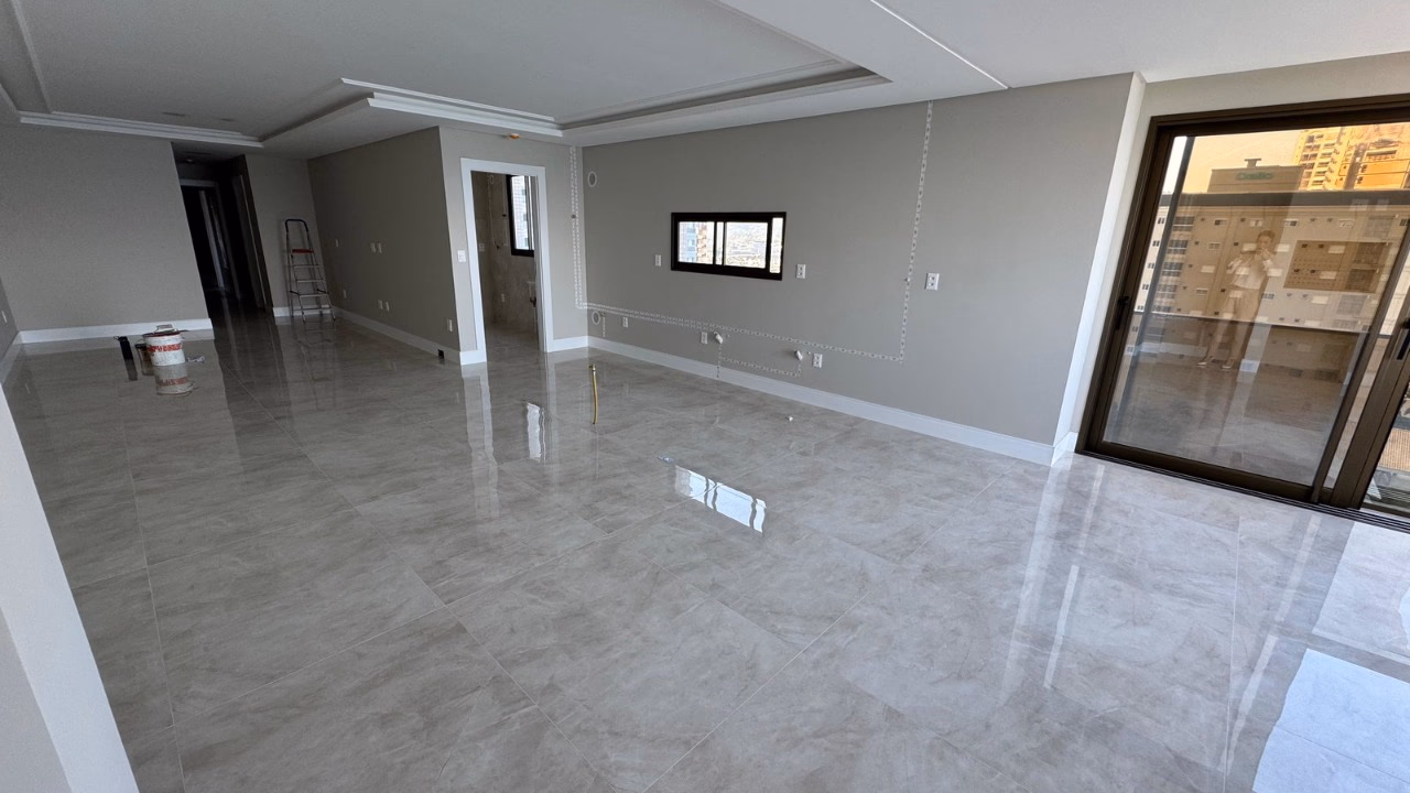 Apartamento 4 suítes em Centro — Centro, Itapema