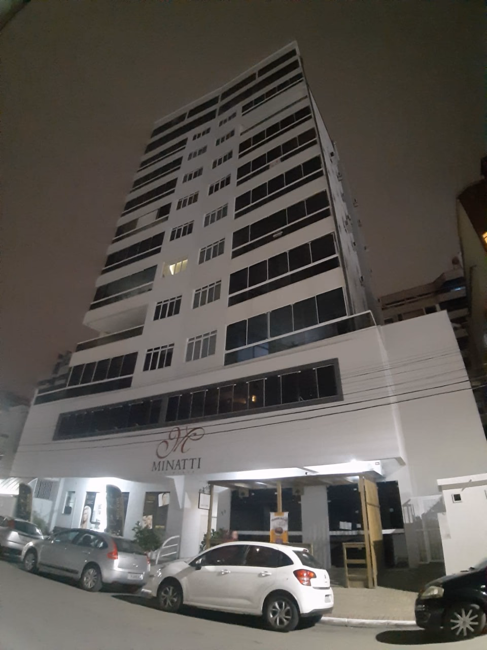 Edifício Minatti — Meia Praia