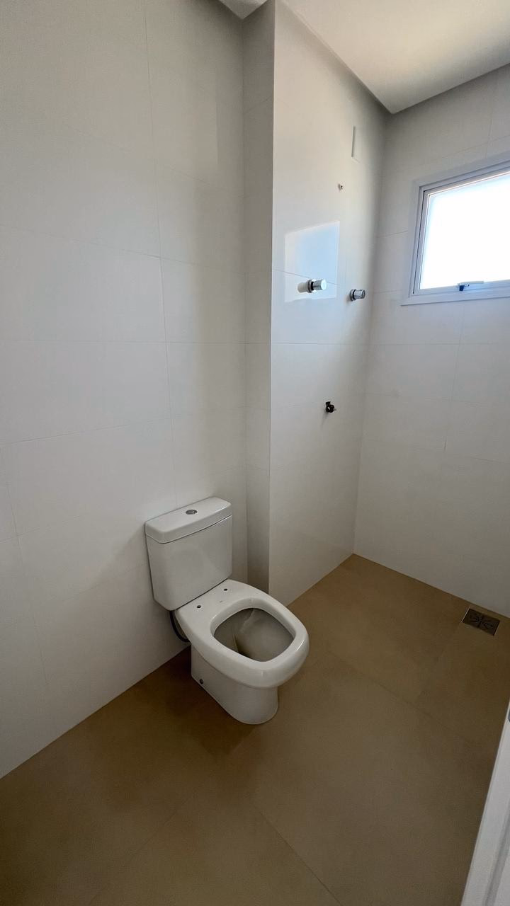 Apartamento 4 suítes em Meia Praia — Meia Praia, Itapema