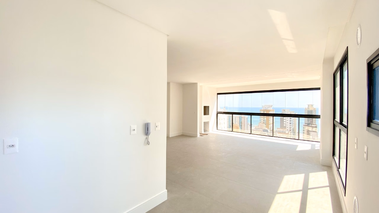 Apartamento 3 suítes em Meia Praia — Meia Praia, Itapema