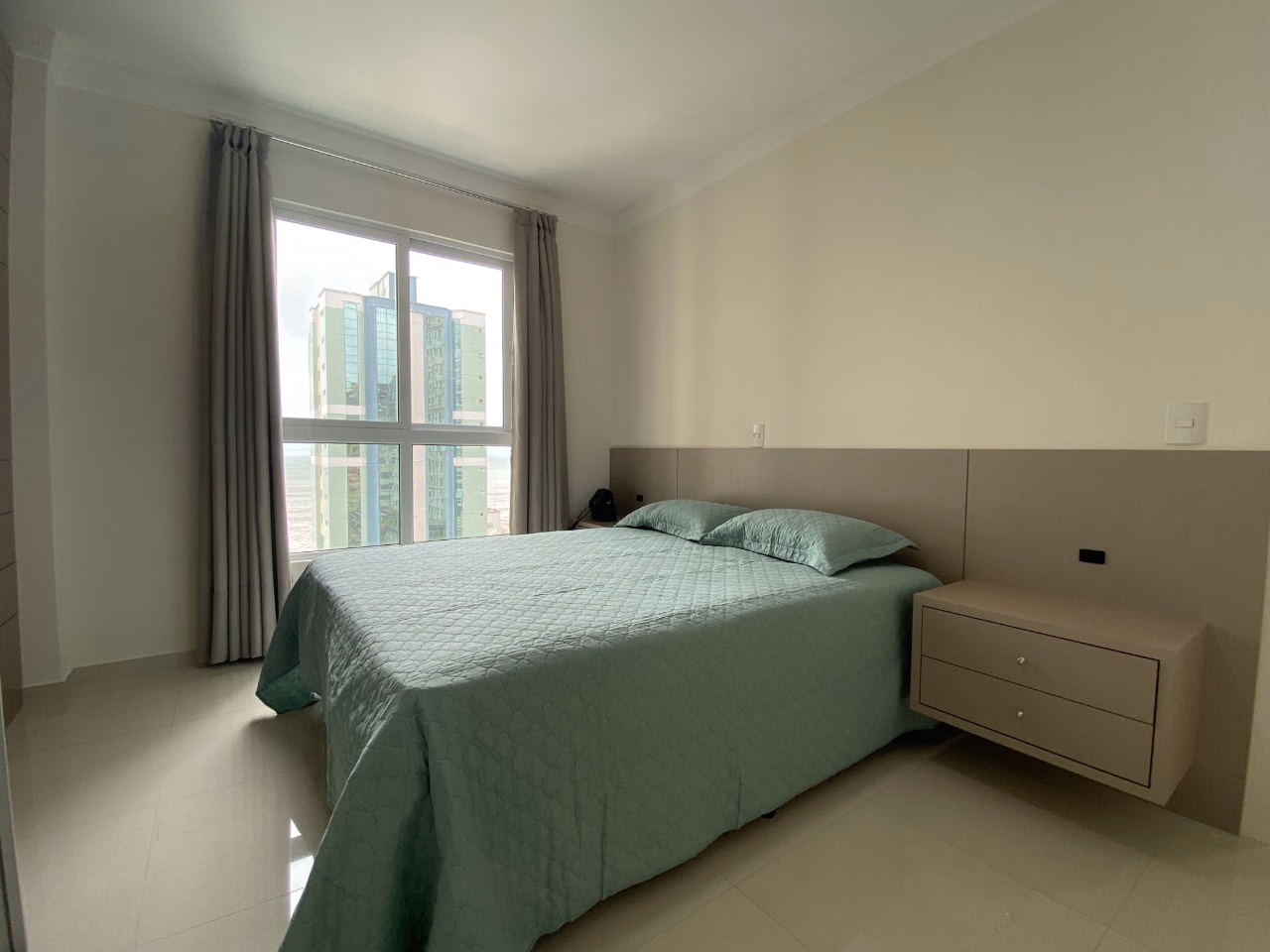 Apartamento 4 quartos em Meia Praia — Meia Praia, Itapema