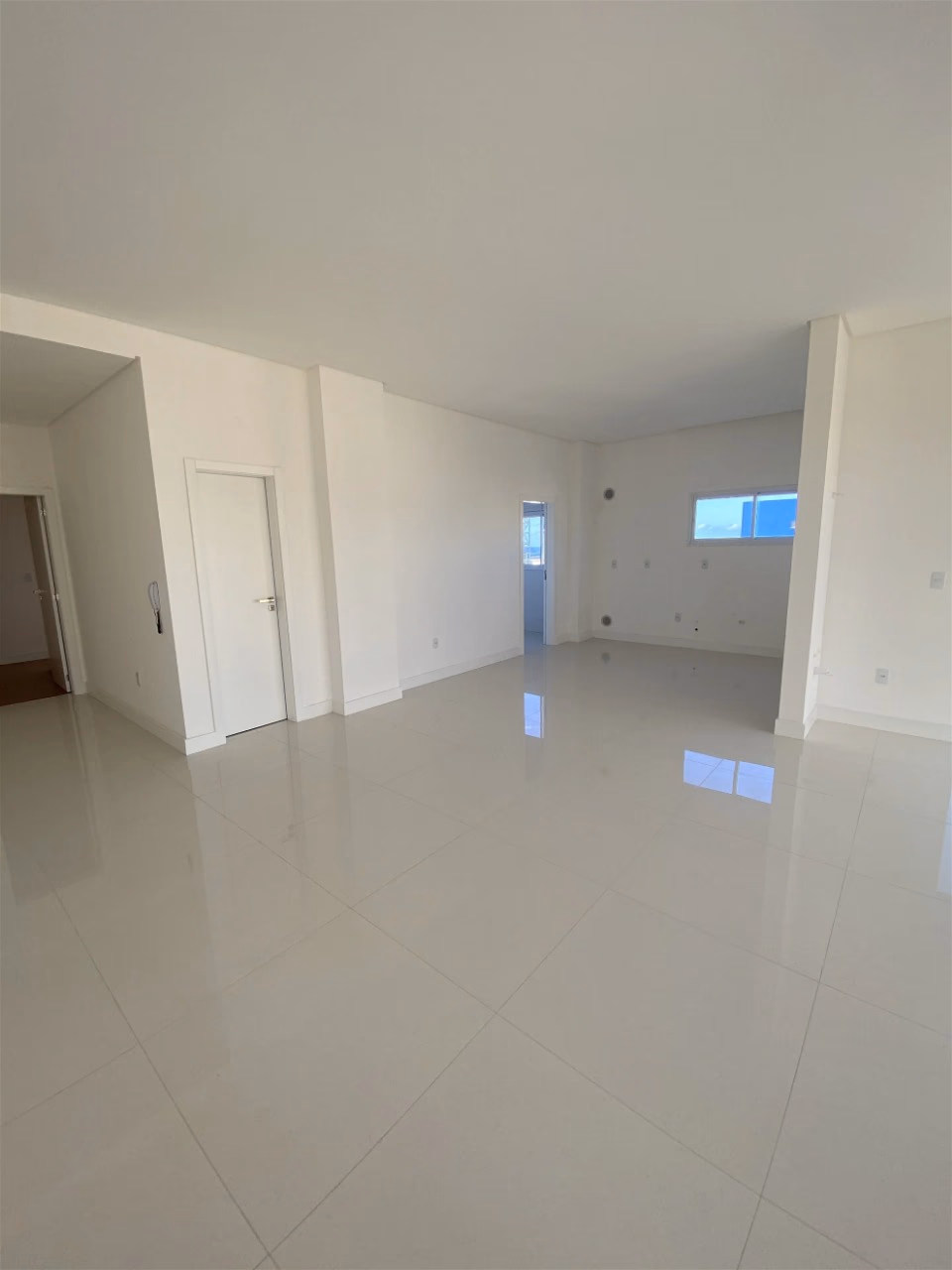 Apartamento 4 suítes em Meia Praia — Meia Praia, Itapema
