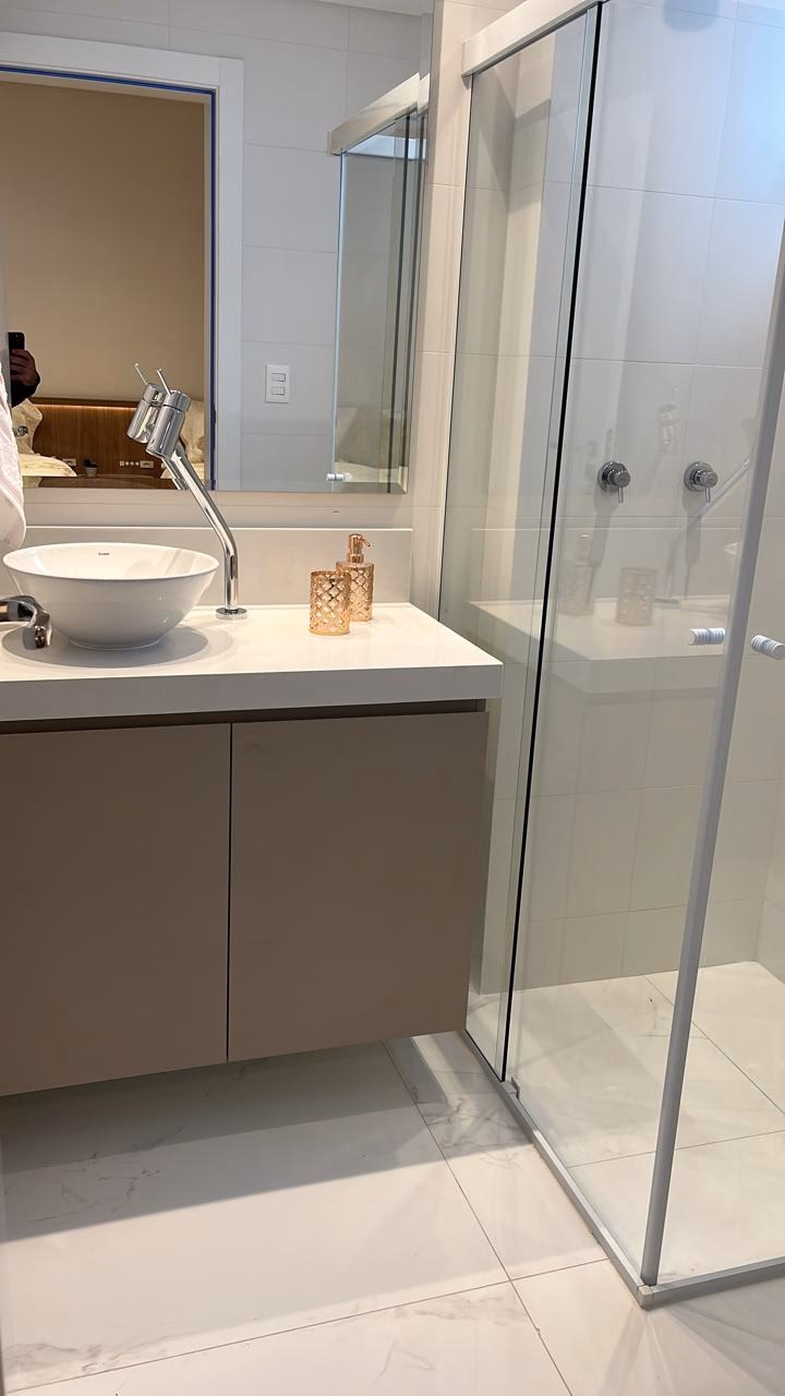 Apartamento 4 suítes em Meia Praia — Meia Praia, Itapema