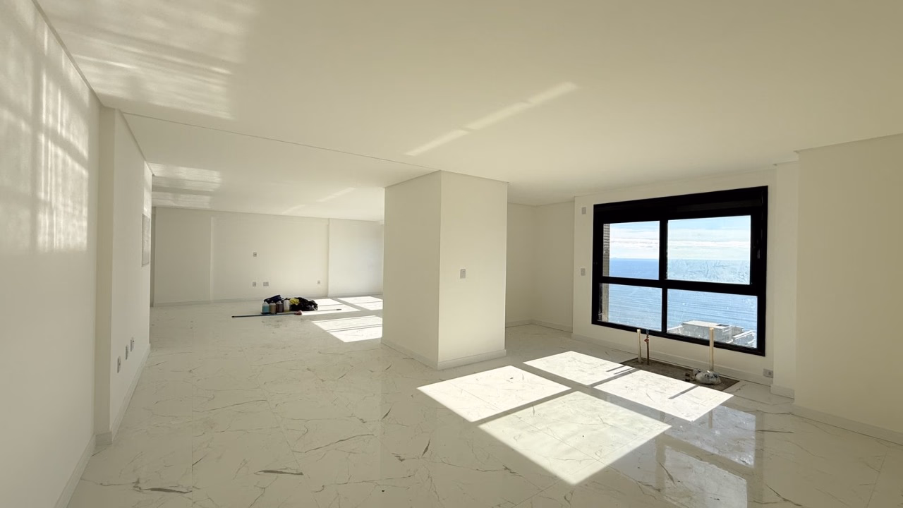 Cobertura 5 suítes em Meia Praia — Meia Praia, Itapema