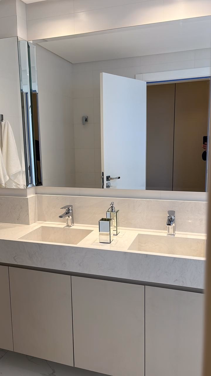 Apartamento 4 suítes em Meia Praia — Meia Praia, Itapema