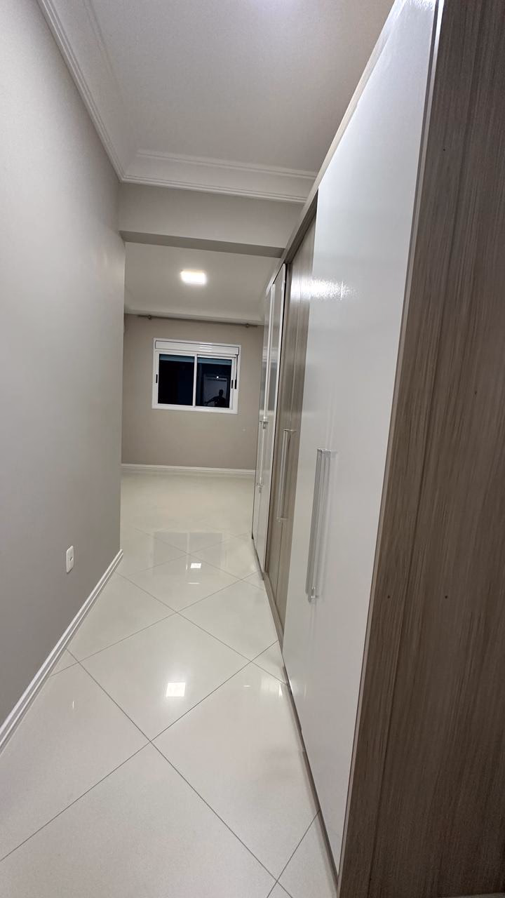 Apartamento 4 suítes em Meia Praia — Meia Praia, Itapema