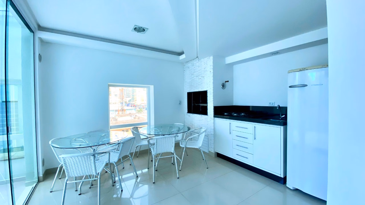Apartamento quadra mar na Meia Praia, Itapema-SC (5)