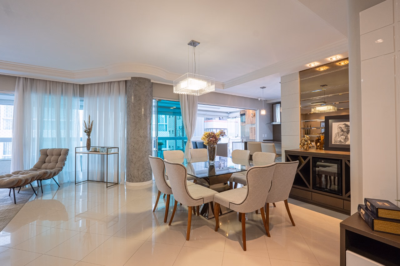 Apartamento 4 suítes em Meia Praia — Meia Praia, Itapema