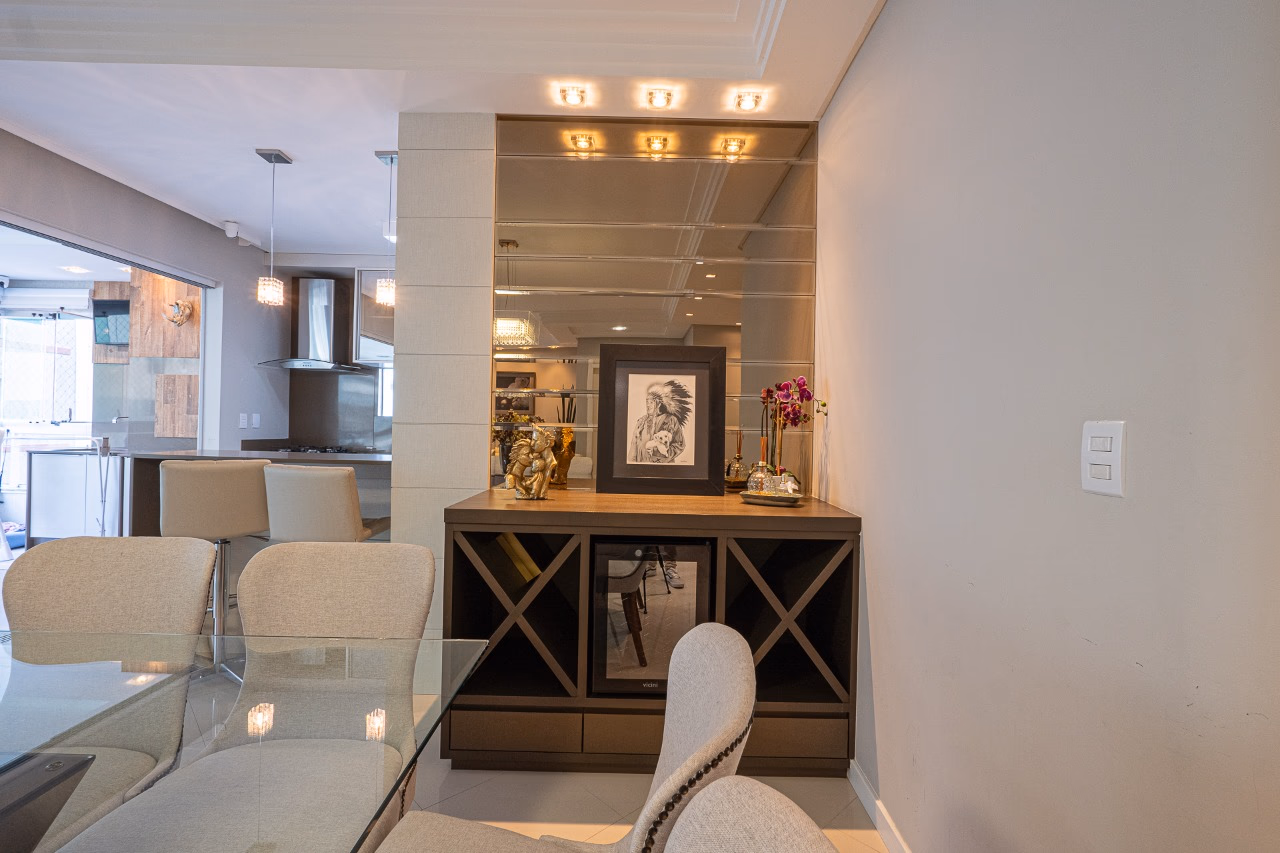 Apartamento 4 suítes em Meia Praia — Meia Praia, Itapema