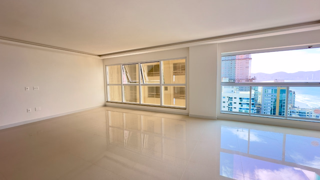 Apartamento 4 suítes em Meia Praia — Meia Praia, Itapema