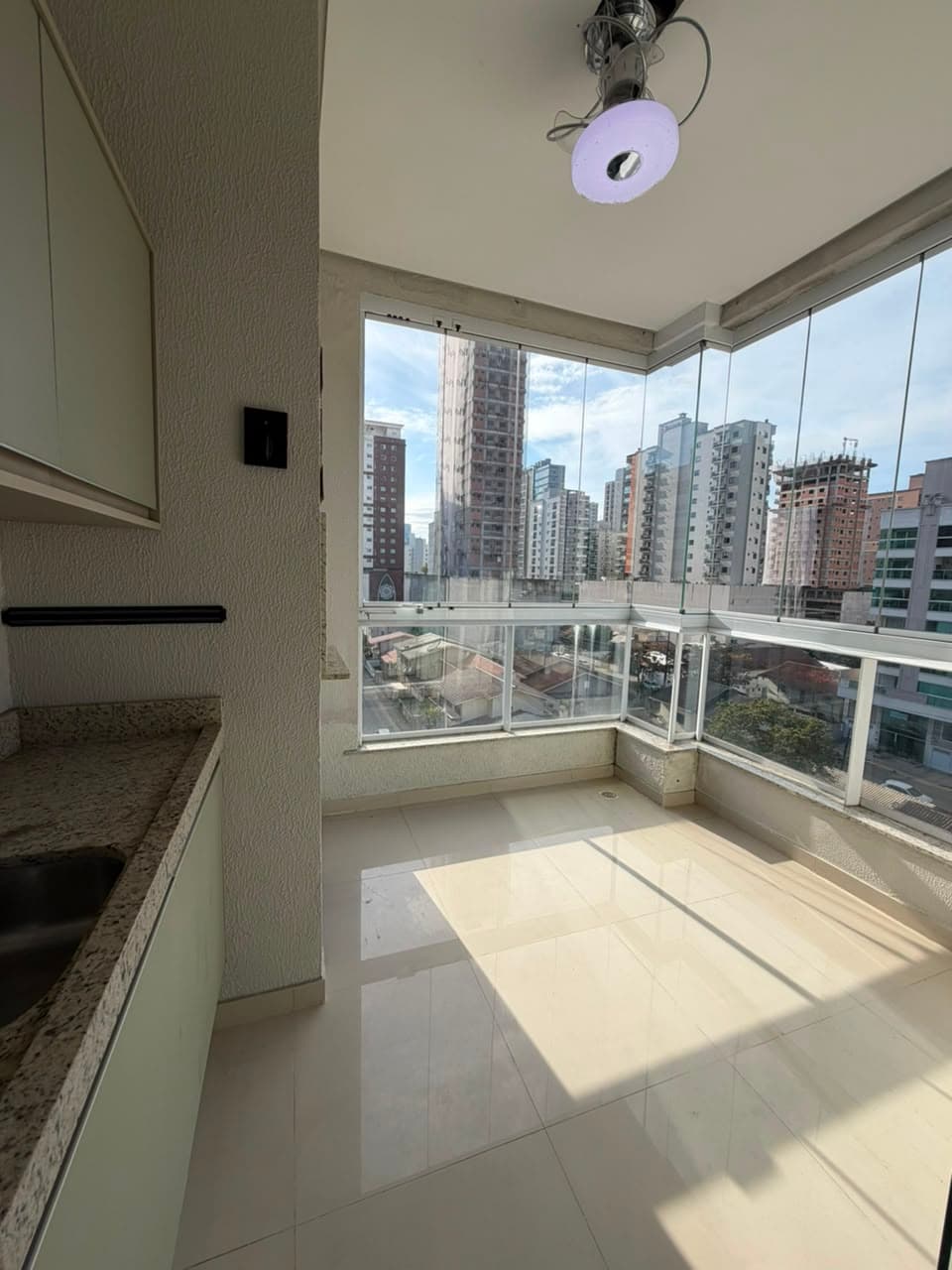 Apartamento 2 quartos em Meia Praia — Meia Praia