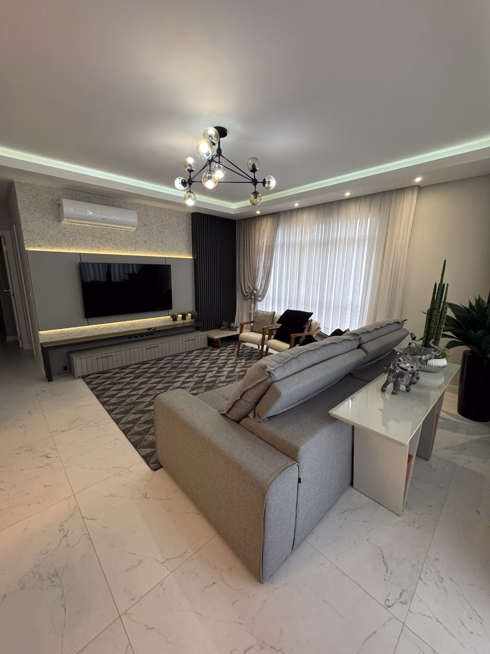 Apartamento 4 suítes em Meia Praia — Meia Praia, Itapema