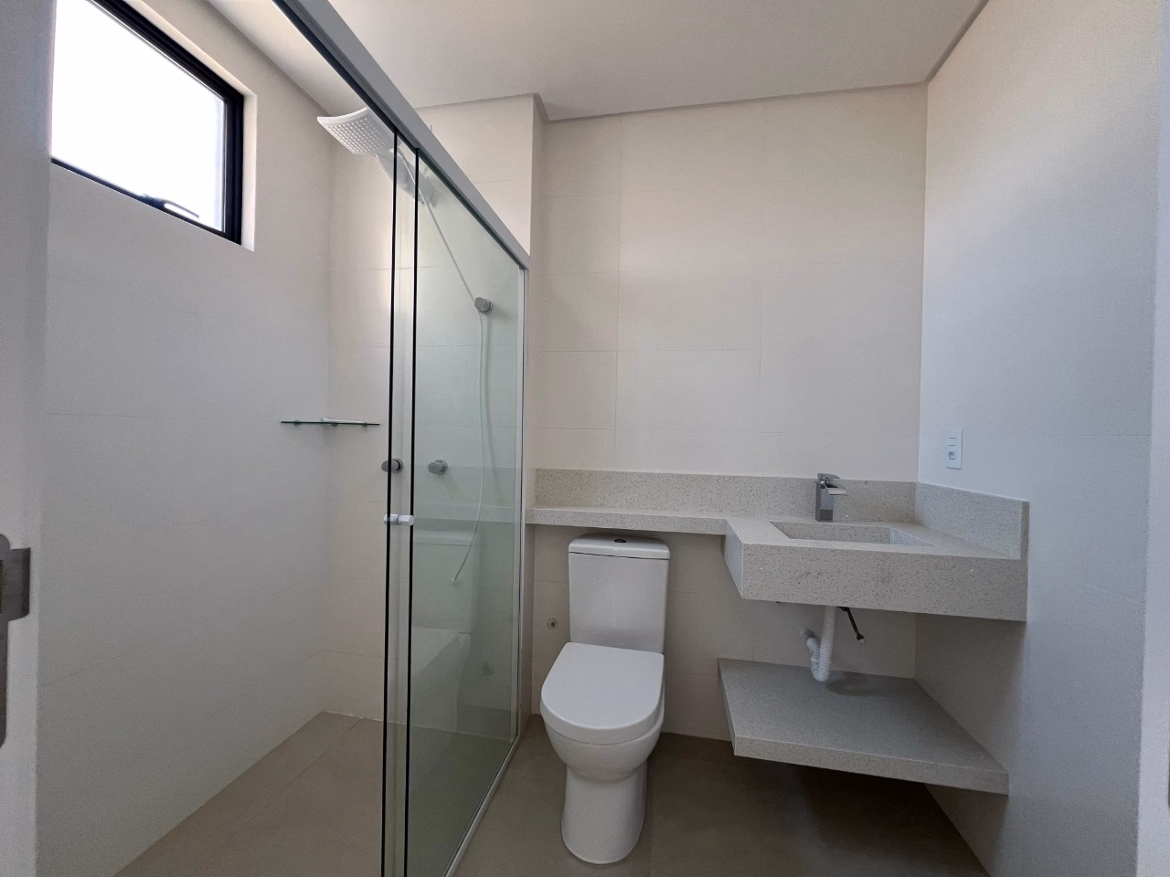 Apartamento 3 suítes em Meia Praia — Meia Praia, Itapema