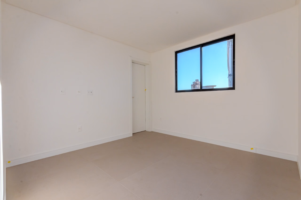 Apartamento 3 suítes em Meia Praia — Meia Praia, Itapema