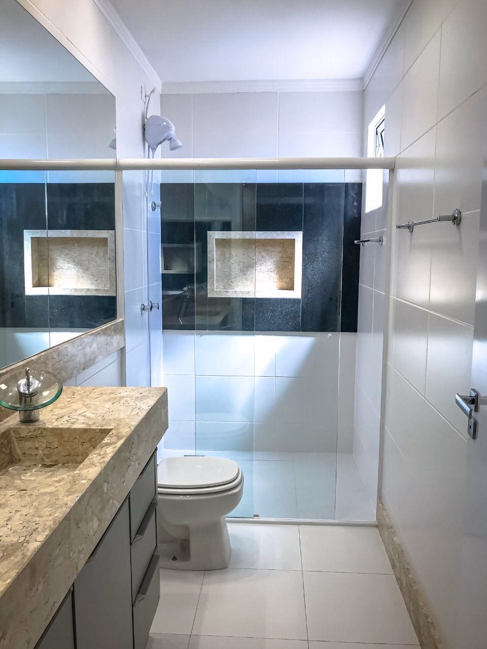 Apartamento 4 suítes em Meia Praia — Meia Praia, Itapema