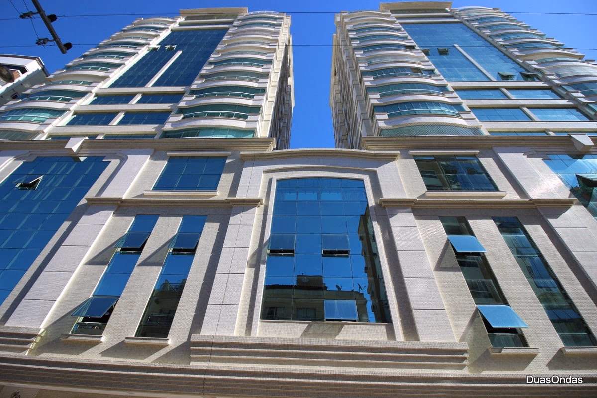 Villagio di Fiori Residence — Meia Praia