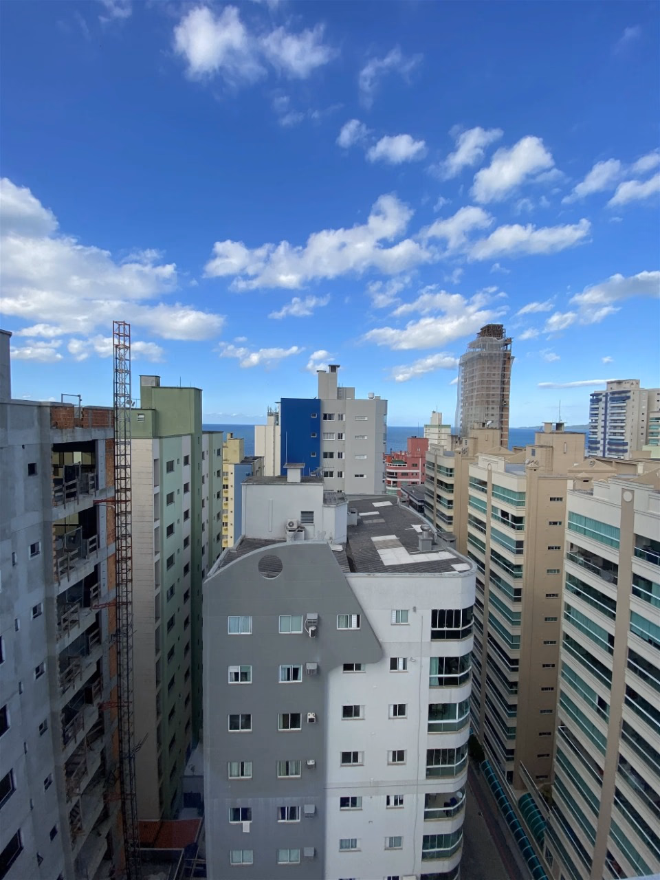 Apartamento 4 suítes em Meia Praia — Meia Praia, Itapema