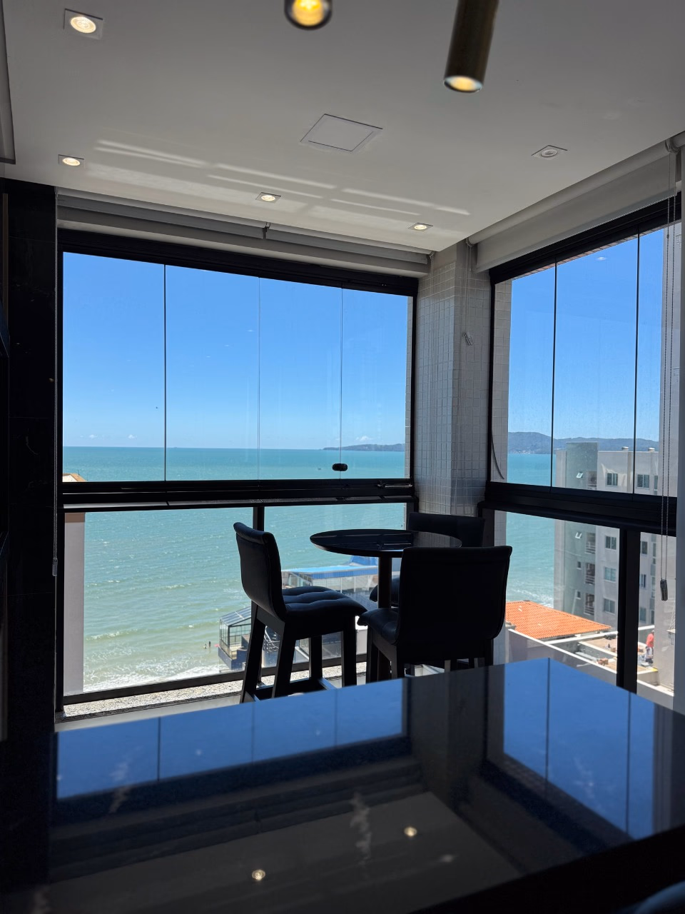 Apartamento 4 suítes em Meia Praia — Meia Praia, Itapema