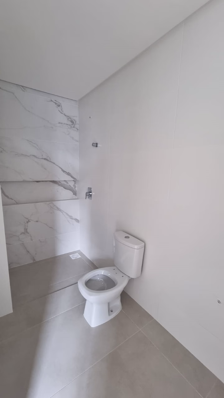 Apartamento 3 suítes em Meia Praia — Meia Praia, Itapema