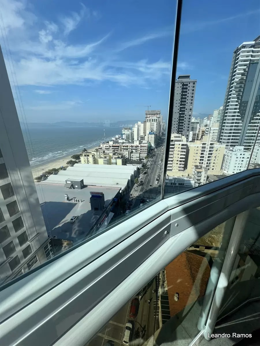 Apartamento 4 suítes em Meia Praia — Meia Praia, Itapema