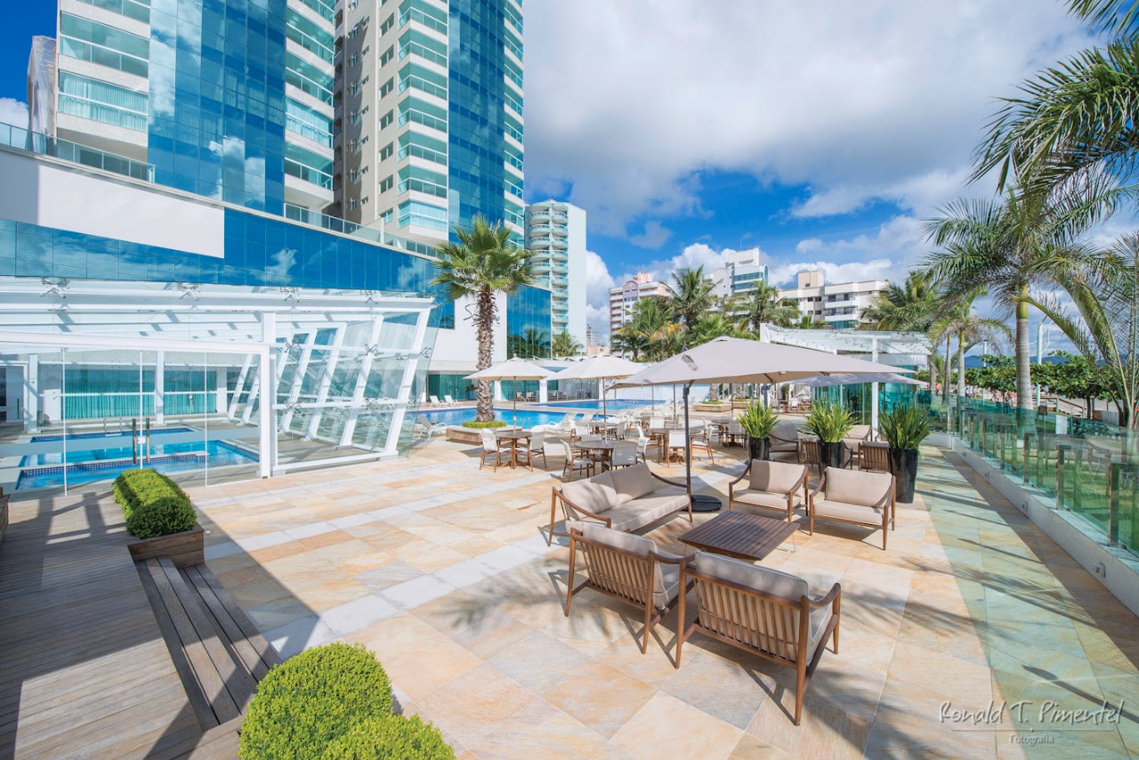 Apartamento frente mar com 6 suítes a venda em Meia Praia, Itapema (4)