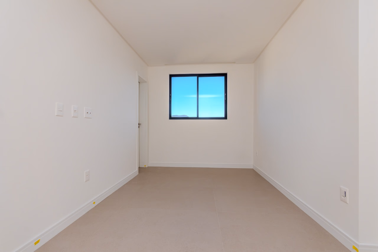 Apartamento 3 suítes em Meia Praia — Meia Praia, Itapema