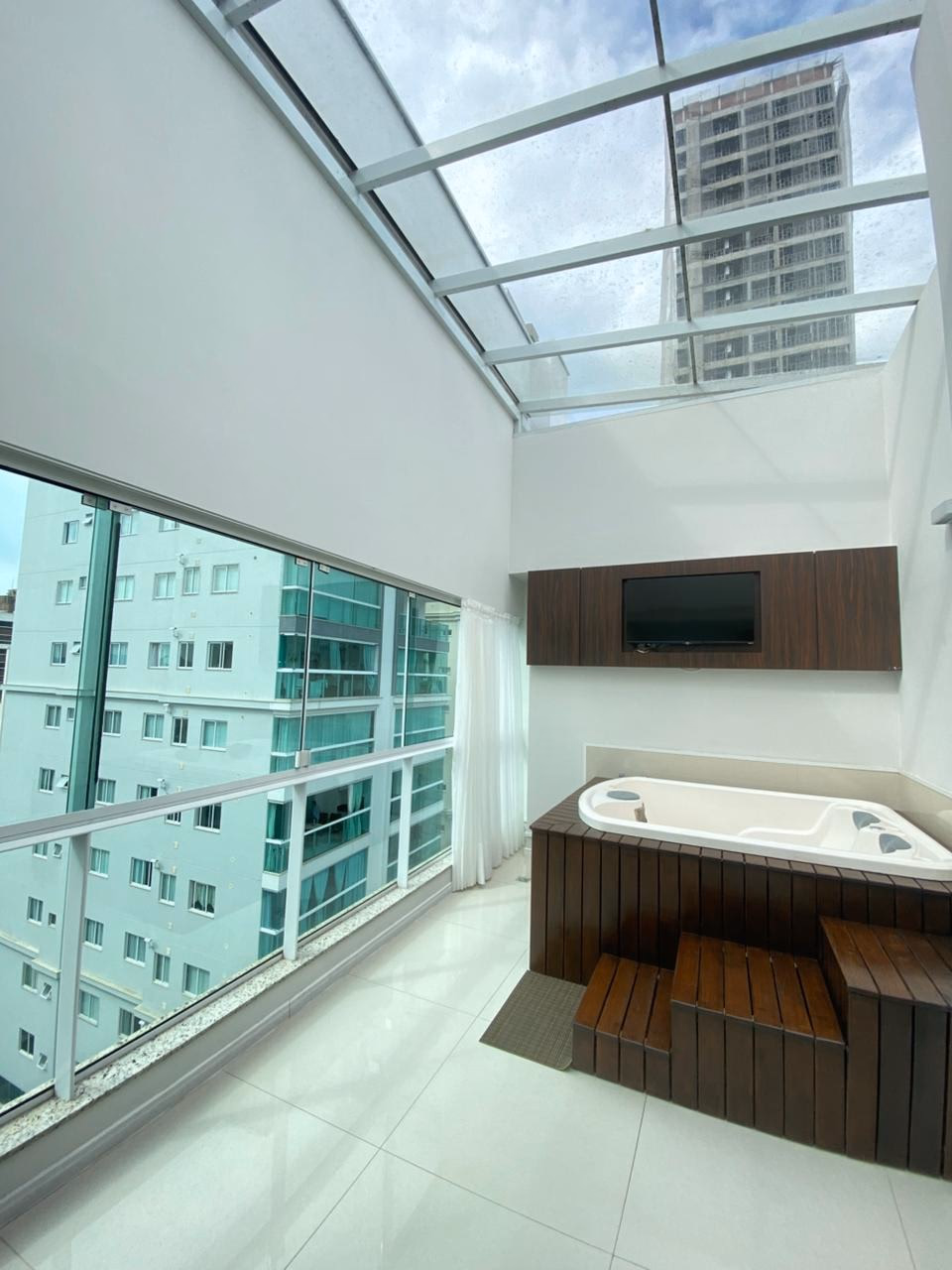 Apartamento 5 quartos em Meia Praia — Meia Praia, Itapema