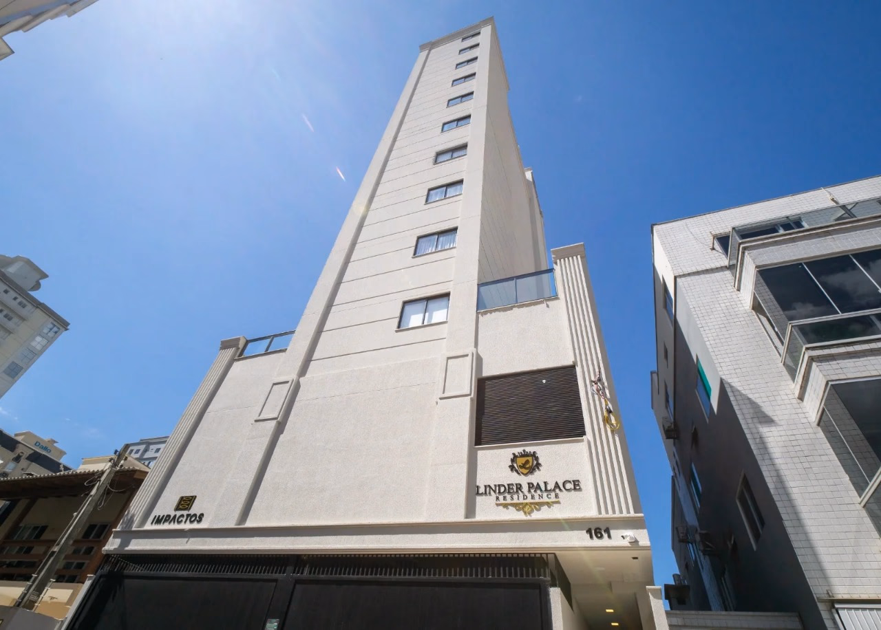 Linder Palace Residence — Meia Praia