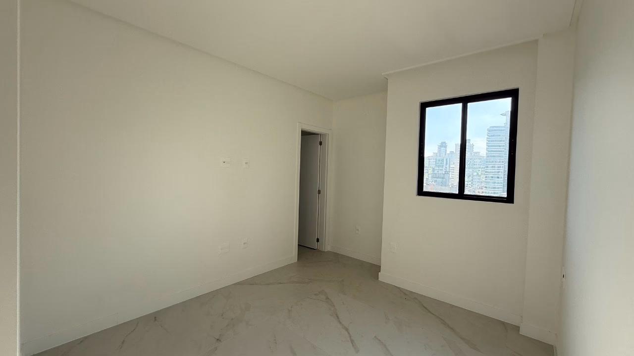 Apartamento 3 suítes em Meia Praia — Meia Praia, Itapema