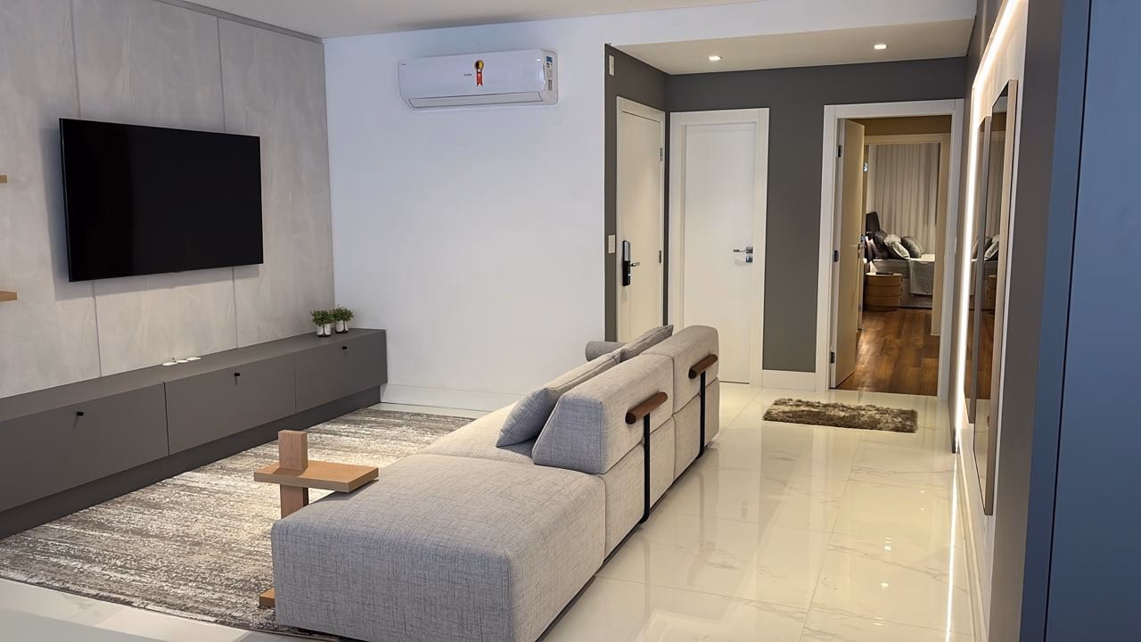 Apartamento 4 suítes em Meia Praia — Meia Praia, Itapema