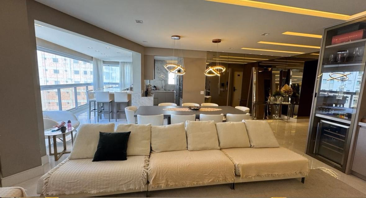 Apartamento 4 suítes em Meia Praia — Meia Praia, Itapema