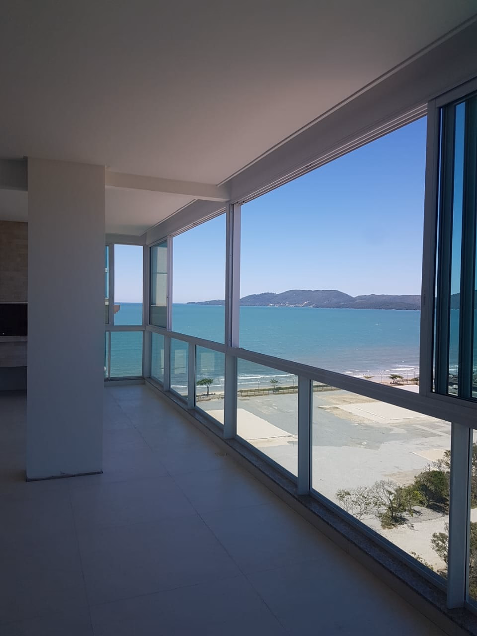 Apartamento 4 suítes em Meia Praia — Meia Praia, Itapema