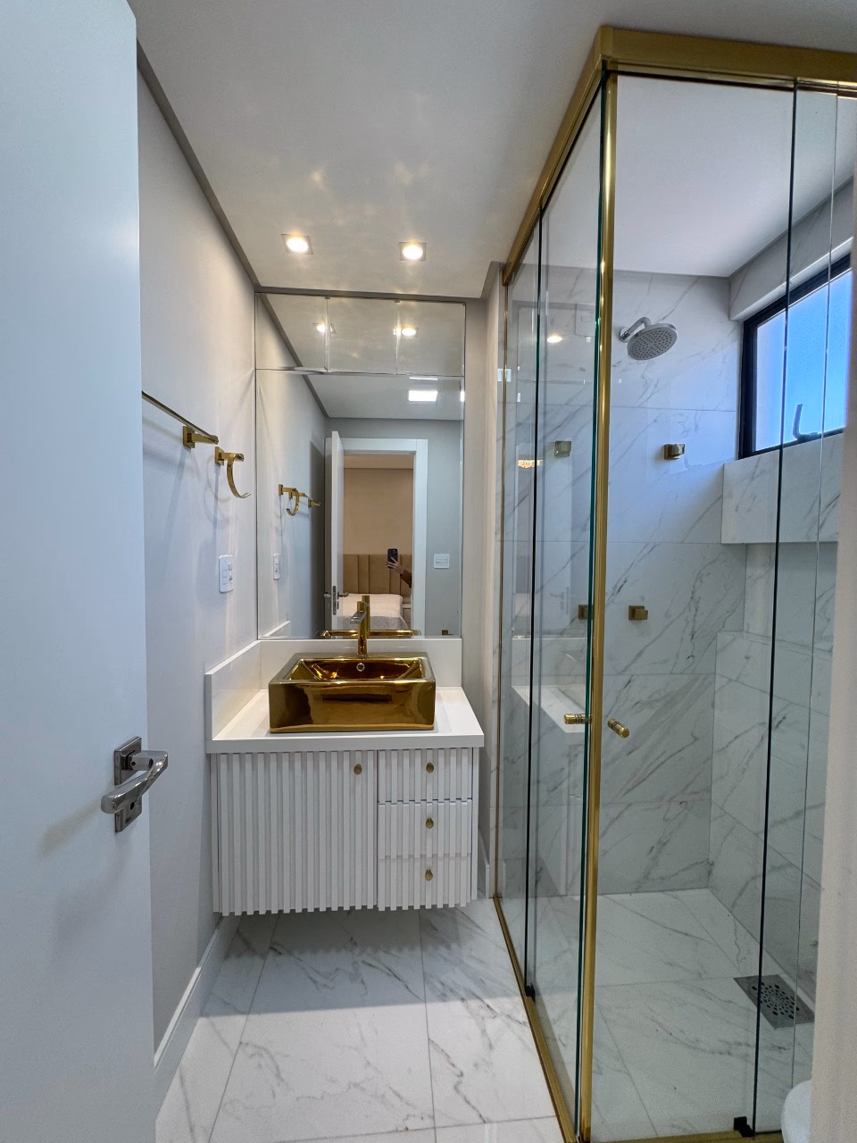 Apartamento 4 suítes em Meia Praia — Meia Praia, Itapema