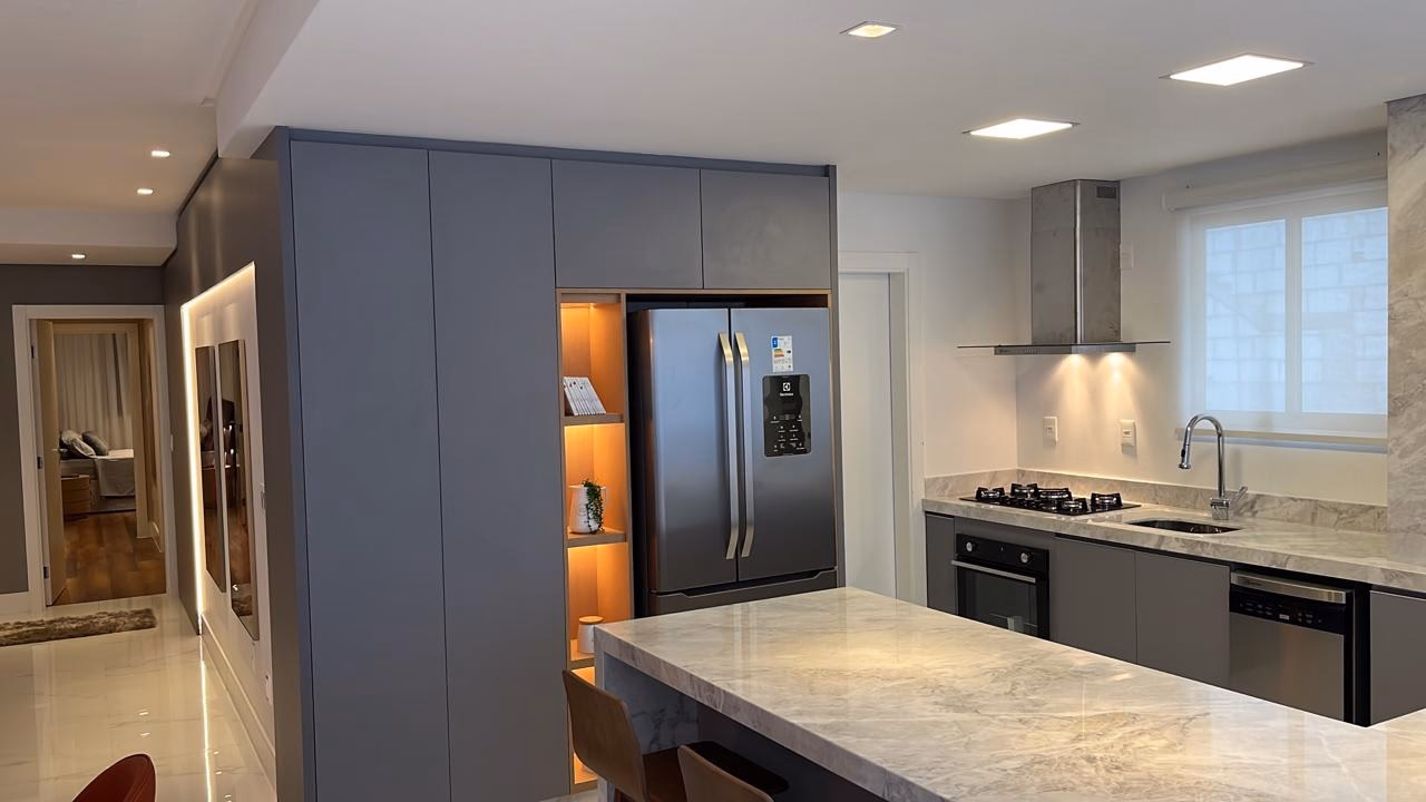 Apartamento 4 suítes em Meia Praia — Meia Praia, Itapema