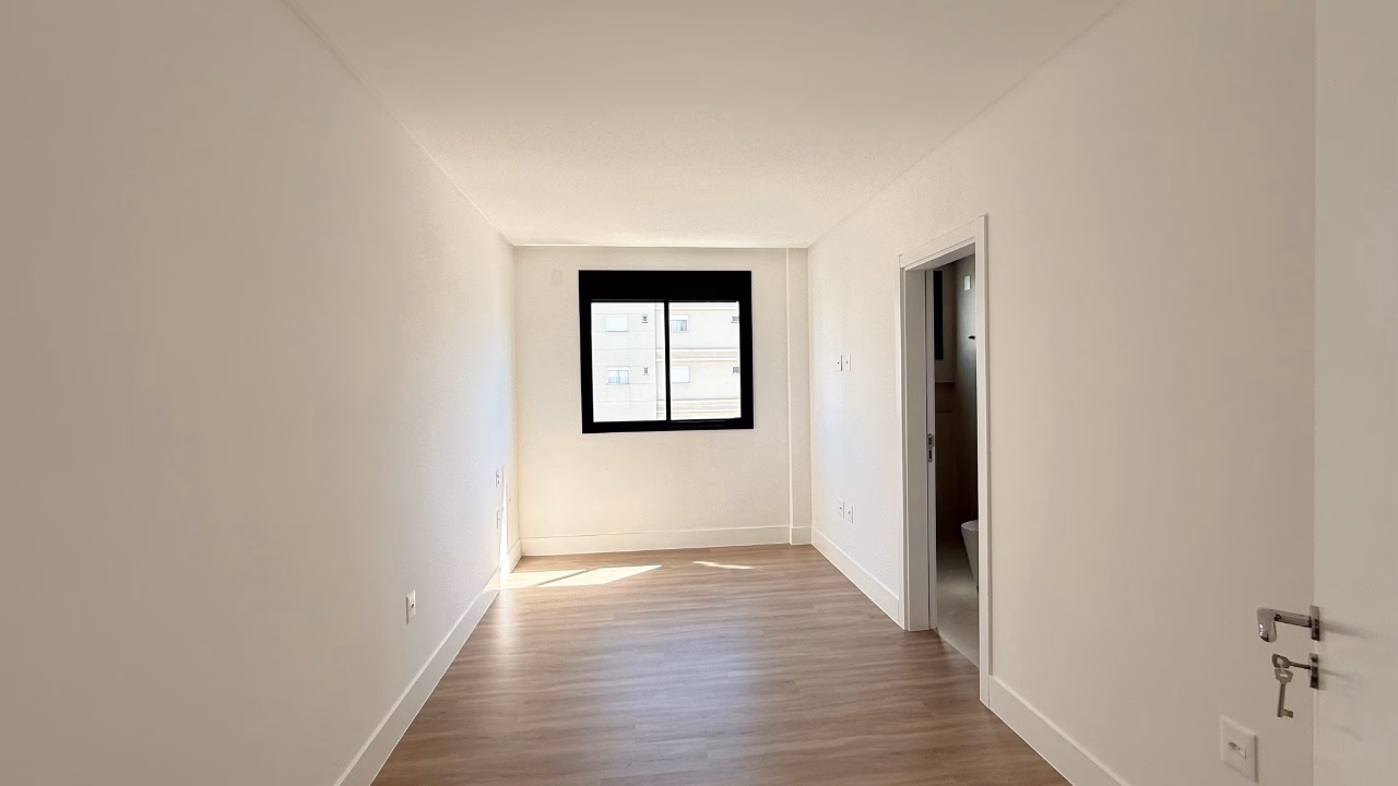Apartamento 4 suítes em Meia Praia — Meia Praia, Itapema