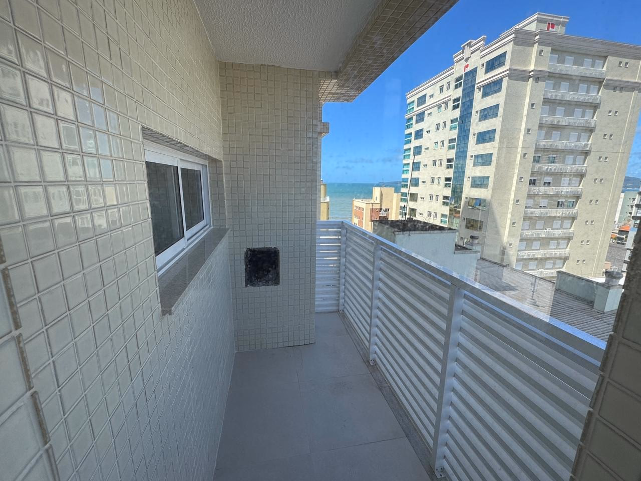 Apartamento 4 suítes em Meia Praia — Meia Praia, Itapema