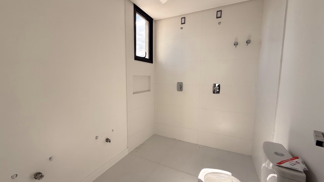 Apartamento 3 suítes em Meia Praia — Meia Praia, Itapema