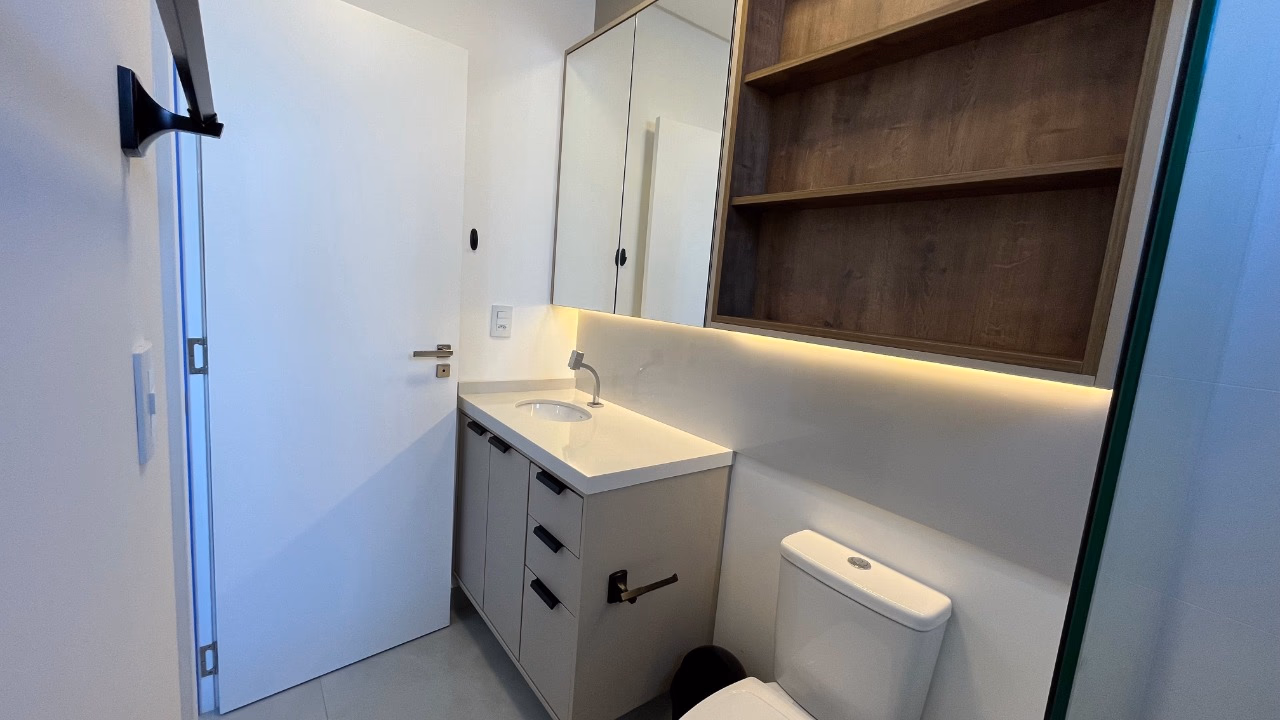 Apartamento 4 suítes em Meia Praia — Meia Praia, Itapema