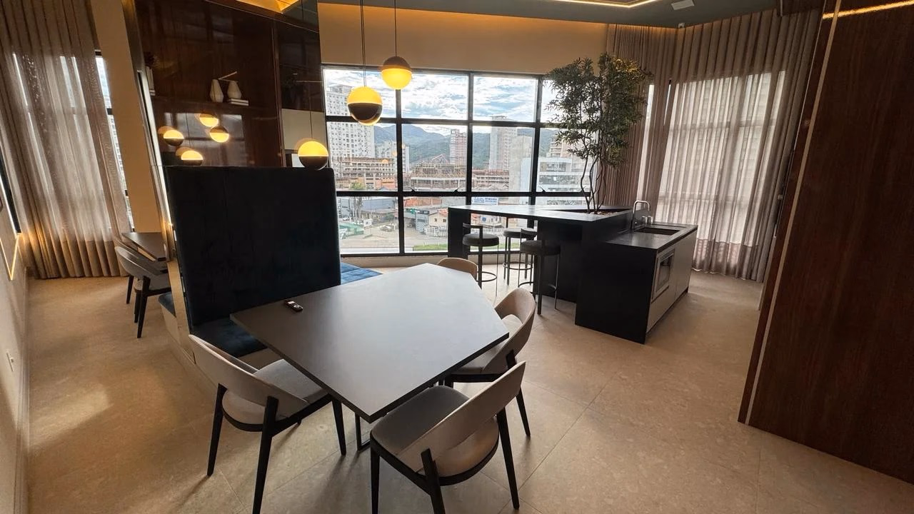 Residencial Zurich, Rua 212, Bairro Meia Praia, Itapema - SC (10)