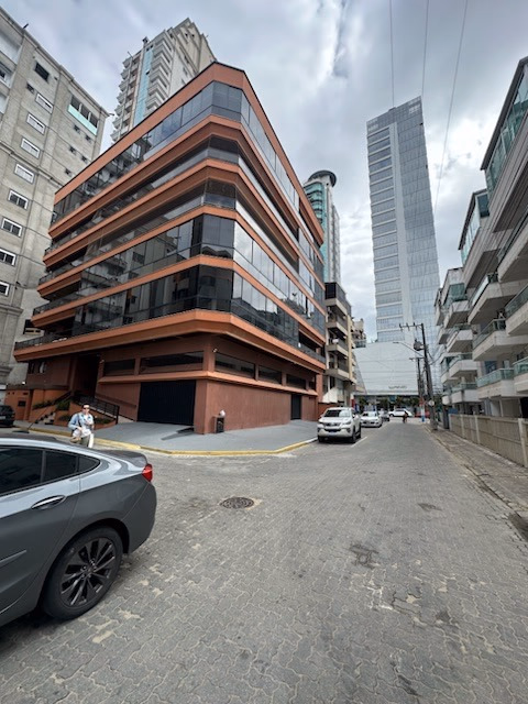 Eduardo Gustavo Residencial — Meia Praia