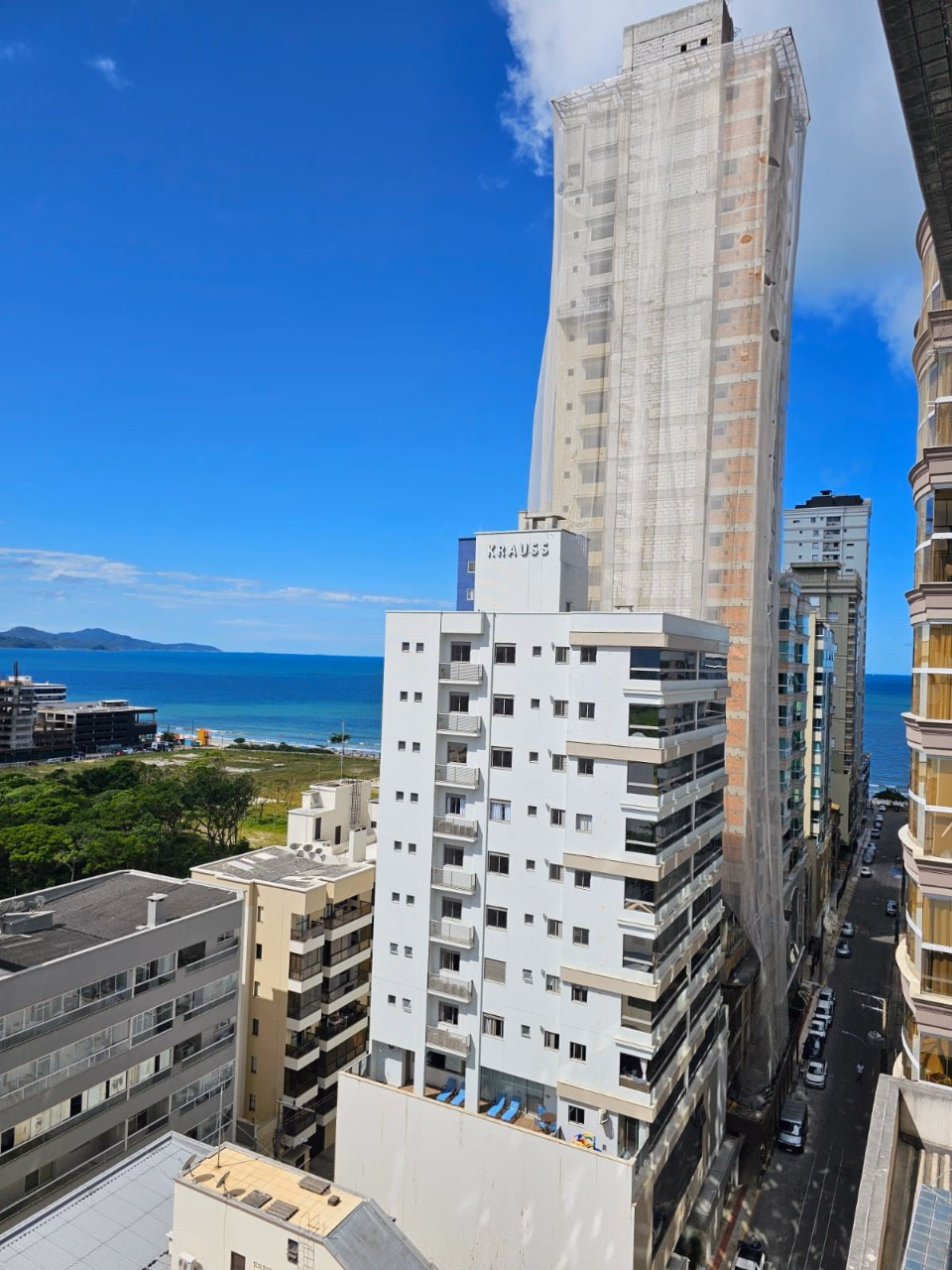 Apartamento 3 suítes em Meia Praia — Meia Praia, Itapema
