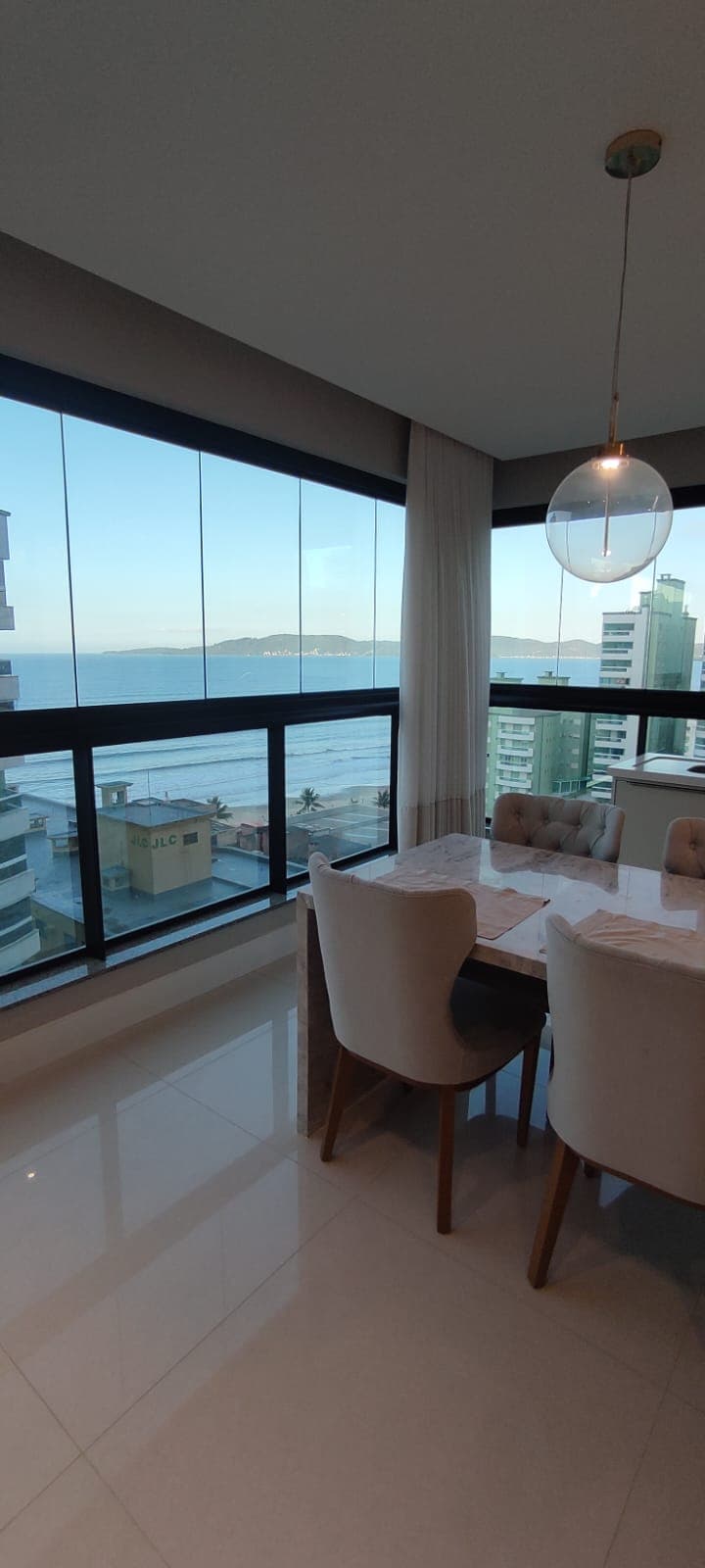 Apartamento 4 suítes em  — , Itapema