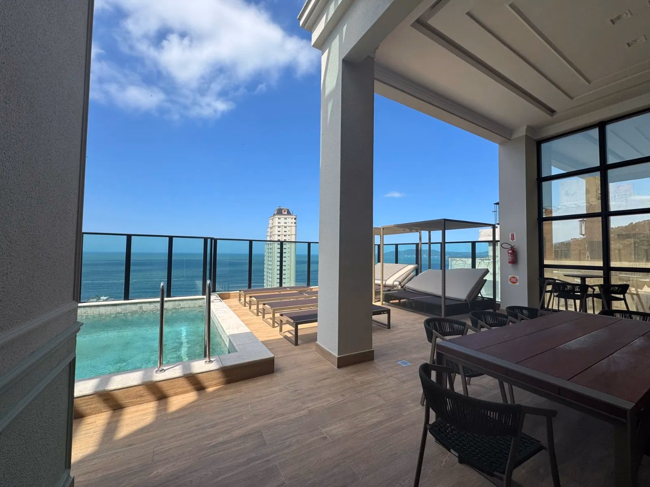 Belle Maison - Rua 406 B, Bairro Meia Praia, Itapema - SC (5)