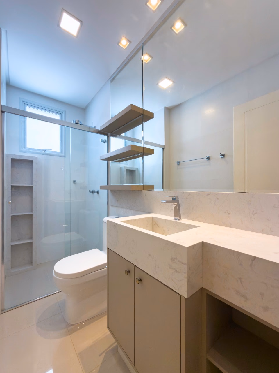 Apartamento 4 suítes em Meia Praia — Meia Praia, Itapema