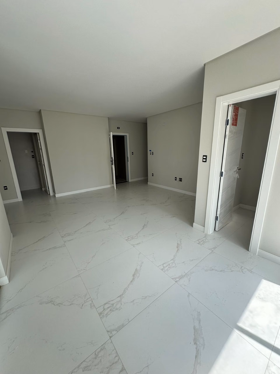 Apartamento 3 suítes em Meia Praia — Meia Praia, Itapema